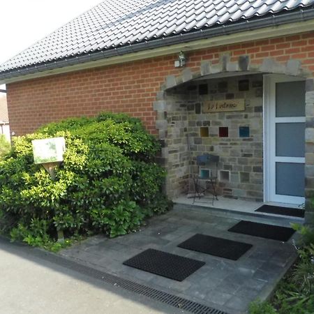La Lustinoise Bed & Breakfast ภายนอก รูปภาพ