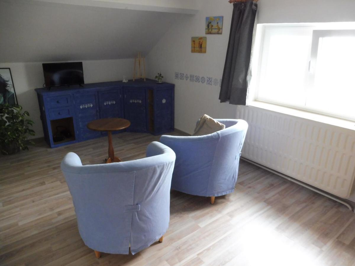 La Lustinoise Bed & Breakfast ภายนอก รูปภาพ
